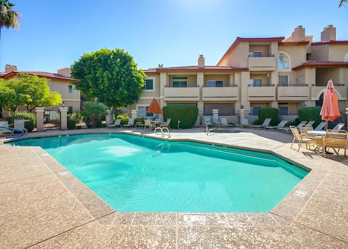 Holiday home Community Perks! Modern Phx Condo: Extended Stay!