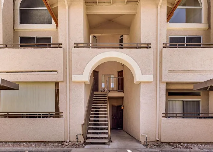 Community Perks! Modern Phx Condo: Extended Stay! Phoenix