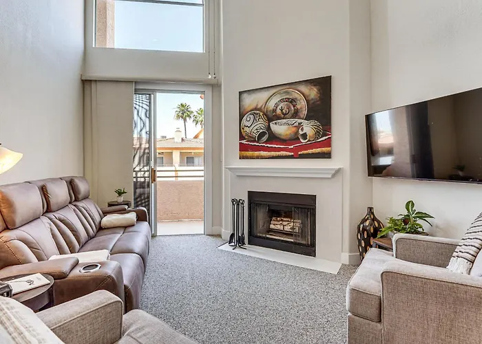 Holiday home Community Perks! Modern Phx Condo: Extended Stay! Phoenix