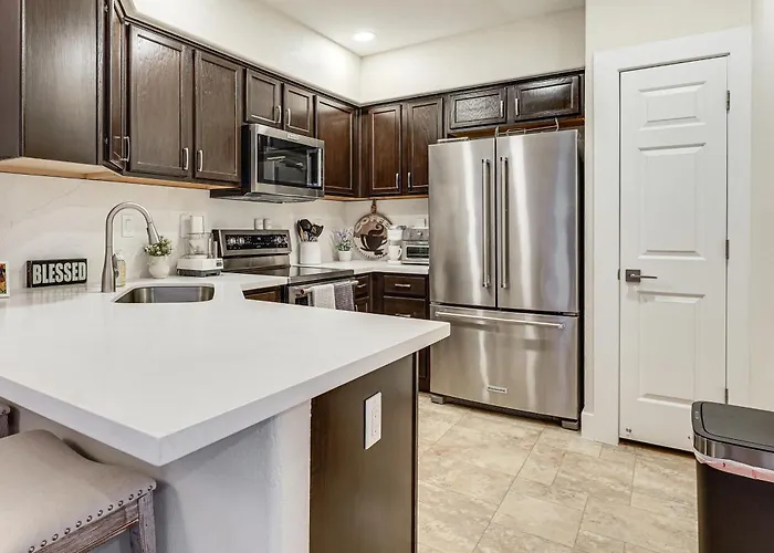 Holiday home Community Perks! Modern Phx Condo: Extended Stay! Phoenix