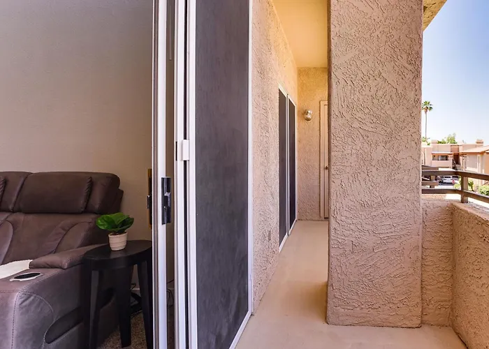 Community Perks! Modern Phx Condo: Extended Stay! Phoenix
