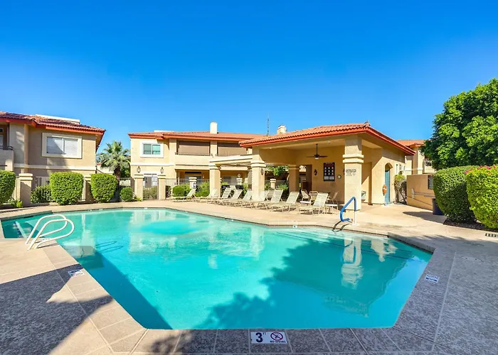 Community Perks! Modern Phx Condo: Extended Stay! Holiday home Phoenix