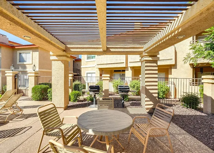 Community Perks! Modern Phx Condo: Extended Stay!