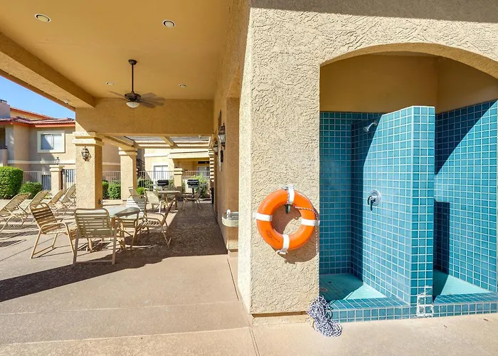 Community Perks! Modern Phx Condo: Extended Stay! *